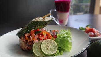 Nasi_Bakar_ikan_cakalang_dabu_dabu.jpg